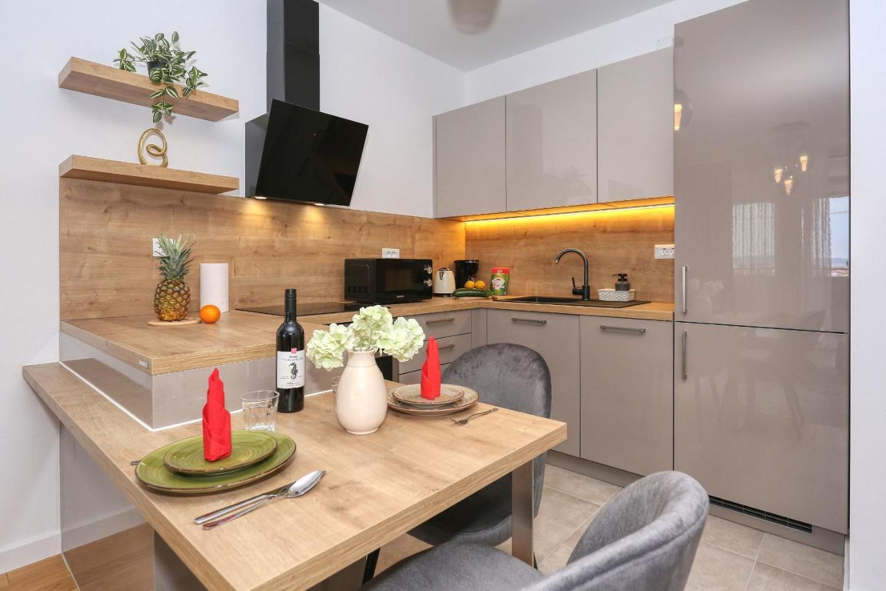Apartments Luna With Free Parking ซาดาร์ ภายนอก รูปภาพ